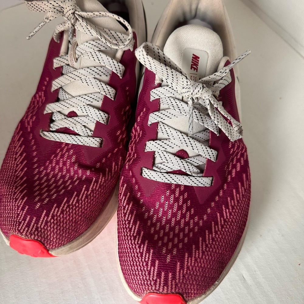 Nike Fuchsia and Cream Athletic Sneakers